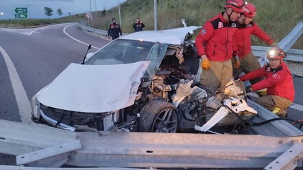 Bir aileyi parçalayan kaza! Refüje çarpan araç babanın canına mal oldu - gundem