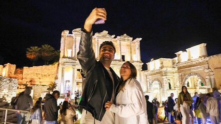 Bakanlıktan turistleri sevindirecek uygulama! Gece müzeciliğinin ilk akşamında Efes - kultur-sanat