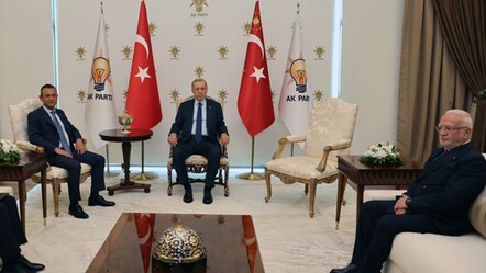 Özgür Özel, Erdoğan'la görüşmesindeki koltuk krizini anlattı: Fotoğrafları gösterdiler - dunya