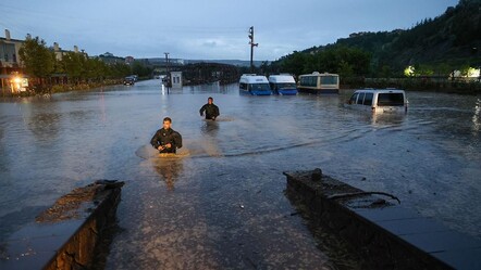 Valilik uyardı, cadde ve sokaklar göle döndü! Ankara'da sağanak ve dolu yağışları sürüyor - gundem