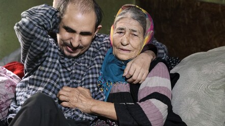 Eşe ninenin zorlukları aşan evlat sevgisi...