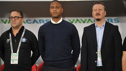 FIFA'dan Adana Demirspor'a 3 dönem transfer yasağı! Patrick Kluivert şikayet etmişti - spor