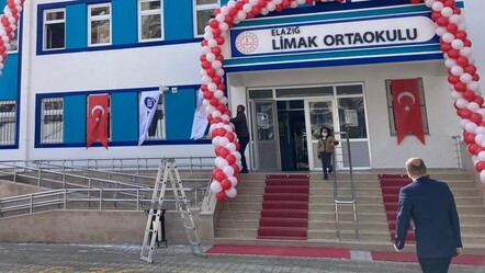Kopya çekerken yakalanan öğrenci öğretmenini bıçakladı - gundem