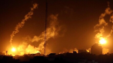İsrail savaş uçakları gece boyu Gazze'ye bomba yağdırdı, çok sayıda ölü var - dunya