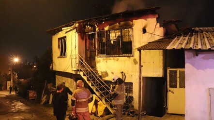 İzmir'de yangın! Prizde unutulan şarj aleti evi kül etti - guncel