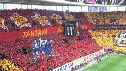 Derbide olay koreografi: Hababam sınıfı, sınıfta kaldı - haberler