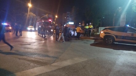 İstanbul'da gece yarısı can pazarı! Otomobil taksi ile çarpıştı, çok sayıda yaralı var - gundem