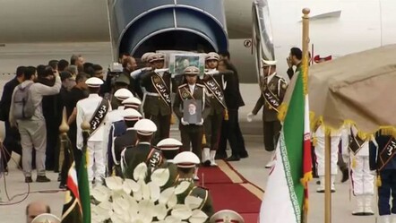 Reisi'nin cenazesini bando takımıyla karşıladılar! Çalan müzik dikkat çekti - dunya