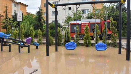 Meteoroloji uyardı, sağanak ne cadde bıraktı ne sokak - gundem