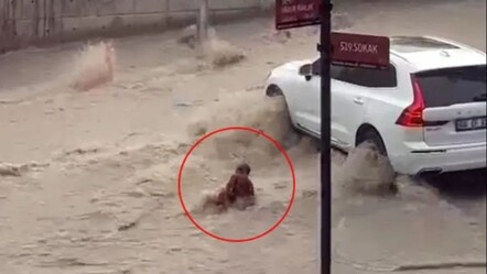 Ankara'da sele kapıldıktan sonra kalbi duran küçük çocuk son anda kurtarıldı - gundem