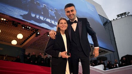 Cannes'da Czn Burak rüzgarı! Kırmızı halıda görenler şaşırdı - magazin