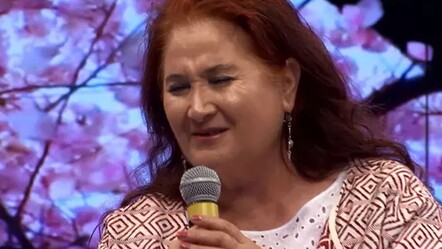 Kardeşi sokak köpeklerinin saldırısına uğrayan türkücü Sabahat Akkiraz sosyal medyadan isyan etti - magazin