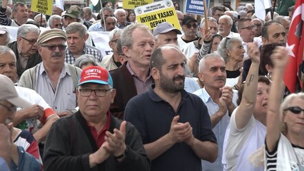 Emeklilerden seyyanen zam talebi!