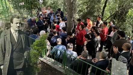 Gençler üstadı unutmadı! Necip Fazıl Kısakürek kabri başında anıldı - kultur-sanat