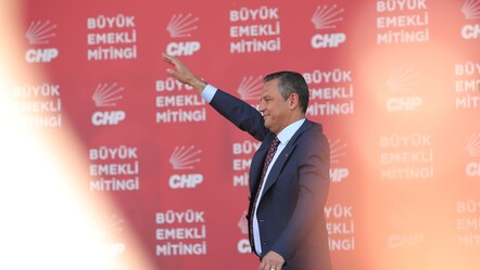 CHP Genel Başkanı Özgür Özel ilk seçim vaadini açıkladı! Emeklilere böyle söz verdi - ekonomi