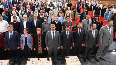 İstiklal Marşı okunurken ayağa kalkmayan araştırma görevlisi açığa alındı - gundem