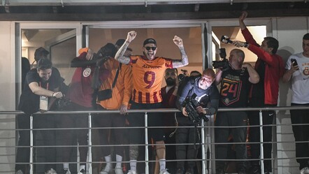 Şampiyon Galatasaray'ın gol kralı Icardi üstünde Ali Koç yazan forma giydi - spor