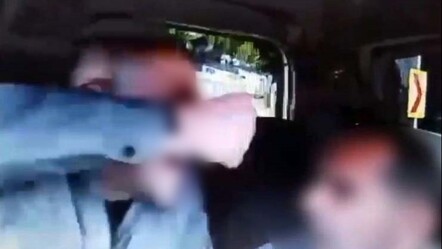 Yolcu taksiciyi darp etti, o anlar kameraya yansıdı - gundem