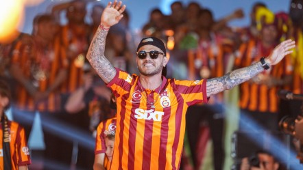 Galatasaraylı Icardi'nin eşi Wanda Nara tatil için İtalya'ya gideceklerini açıkladı - spor