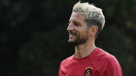 Dries Mertens, 1 yıl daha Galatasaray’da kalacağını söyledi - spor