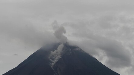 Endonezya'da yanardağ alarmı! 6 dakika sürdü, yetkililerden uyarı geldi - dunya