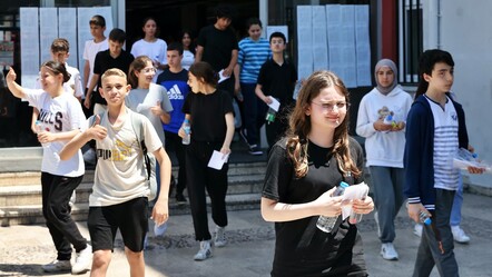 Türkiye'de LGS heyecanı! MEB sınav sorularını ve cevap anahtarını yayımladı - haberler