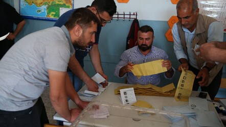 3 ilçe ve 4 beldede seçim yenilendi! Sandıkta zafer AK Parti'nin - politika