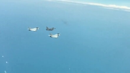 Türk F-16'ları Birleşik Krallığa ait RAF Typhoon uçakları ile birlikte uçtu - gundem