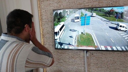 Annelerinin trafik kazasında kaybetmişlerdi! Olayın görüntüsünü izlerken gözyaşına boğulup 'adalet' istediler - gundem