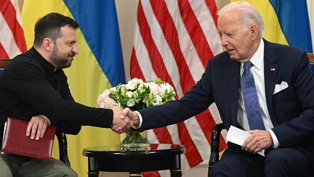ABD'den Ukrayna'ya 225 milyon dolarlık yeni yardım! Biden gecikme için Zelenskiy'den özür diledi - dunya
