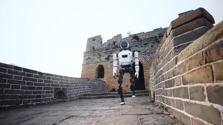 Bir robot tarihte ilk defa Çin Seddi'ne tırmandı! - teknoloji