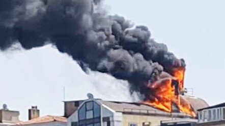 İstanbul Silivri'de yangın! 7 katlı binanın çatısı alevlere teslim oldu - gundem