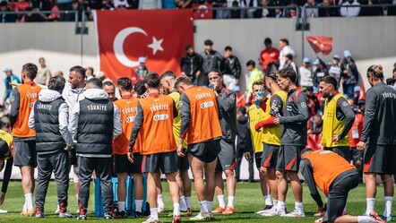 A Milli Takım, ilk idmanı taraftar önünde yaptı! Bizim Çocuklar, EURO 2024'e hazır - spor