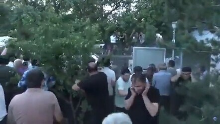 Erivan karıştı! Paşinyan'ın istifasını isteyen gruba sert müdahale - gundem