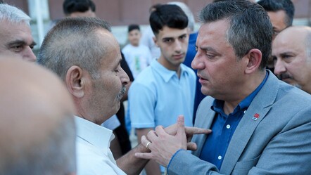 Bayram namazı çıkışı 'İsrail' gerginliği! Özgür Özel'e 'Hamas' tepkisi - gundem