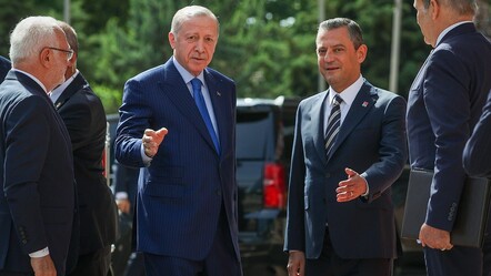 Erdoğan, Özel’in “suç ortağı AK Parti̇” sözlerine sitem etti̇: Cumhur İttifakı 6’lı masa değil - politika