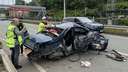 Seyir halindeki araç, bariyere ok gibi saplandı! Bir aile yok oldu - gundem