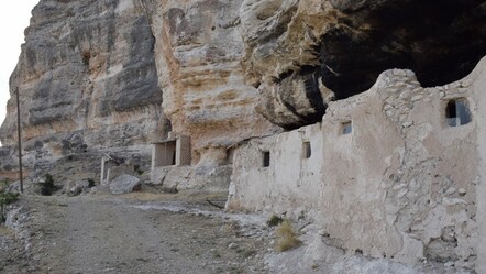 Tam 1700 metre yükseklikte! 18 çocuğunu bu mağarada büyüttü - kultur-sanat