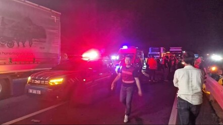 Ankara'da can pazarı! Kazaya müdahale eden jandarma aracına minibüs çarptı, ölü ve yaralılar var - gundem