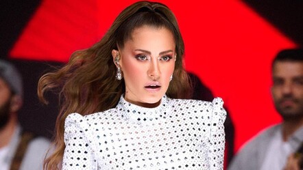 Hastaneye kaldırılan Derya Uluğ’a büyük şok: 600 bin TL’lik mücevheri çalındı - magazin