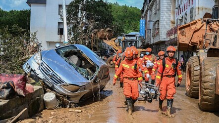 Çin'in güneyi sele teslim! Can kaybı 47'ye yükseldi - dunya