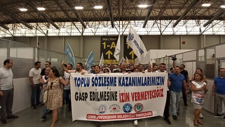 İzmir Büyükşehir Belediyesi memurları bordro yaktı: CHP'nin hanesine not edilecek - gundem