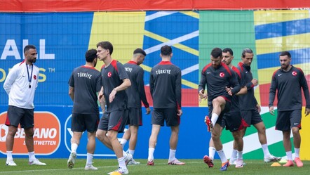 Türkiye A Milli Takımı'nda Çekya maçı öncesi şoke eden kaleci Doğan Alemdar sakatlığı! Sol diz ön çapraz bağında kopma - haberler