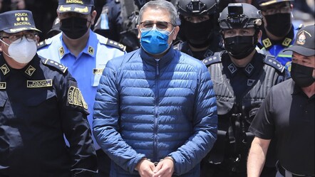 ABD'de eski devlet başkanı 45 yıl hapis cezasına çarptırıldı - dunya