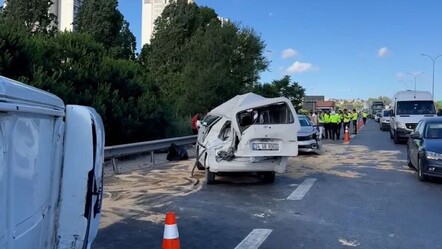 Bahçeşehir kazadan görüntüler gelmeye devam ediyor! 15 araçlık zincirleme kazada 5 yaralı var - gundem