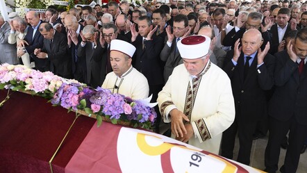 İş ve siyaset dünyasını bir araya getiren cenaze! Can Kıraç son yolculuğuna uğurlandı - gundem