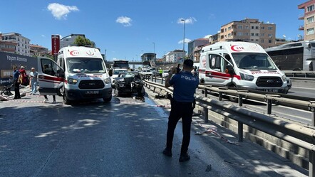 Avcılar'da feci olay: Otomobil yayaların arasına daldı - haberler