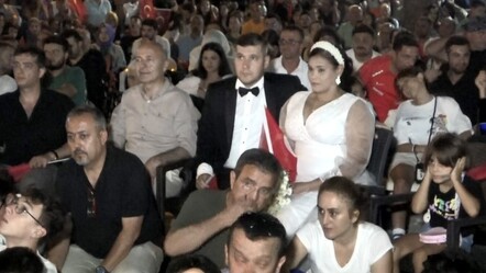 Düğünden maçı izlemeye geçtiler! A Milli Takım böyle desteklendi - spor