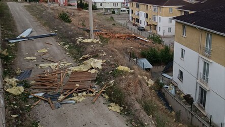 Kastamonu'da fırtına dehşeti! Yangın çıktı, okul ve evlerin çatısı uçtu - gundem