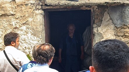 Bursa'da çöp ev dehşeti! Yaşlı adam polisi bıçakladı - gundem